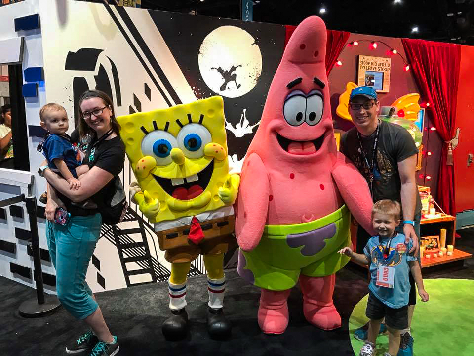 The Morgan Family and their kids pose with Spongebob Squarepants and Patrick at San Diego Comic con