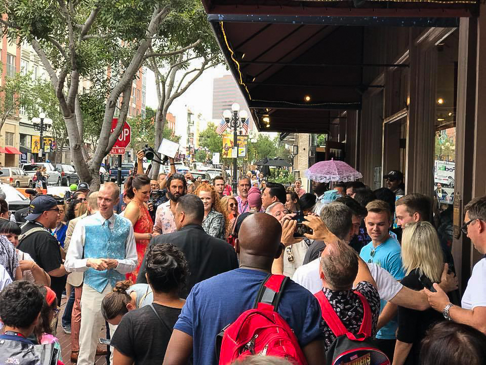 Crowds outside an art gallery in San Diego during Comic Con, where the Star Trek Discovery cast is appearing